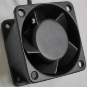 Малі -дючі шанувальники військового класу